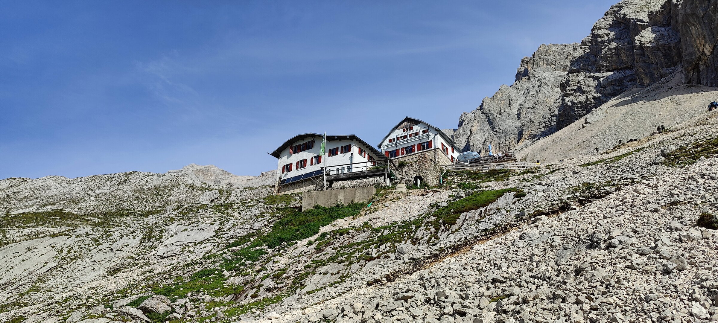 Near the Knorrhütte at 2,052 m — the last stop before the summit push
