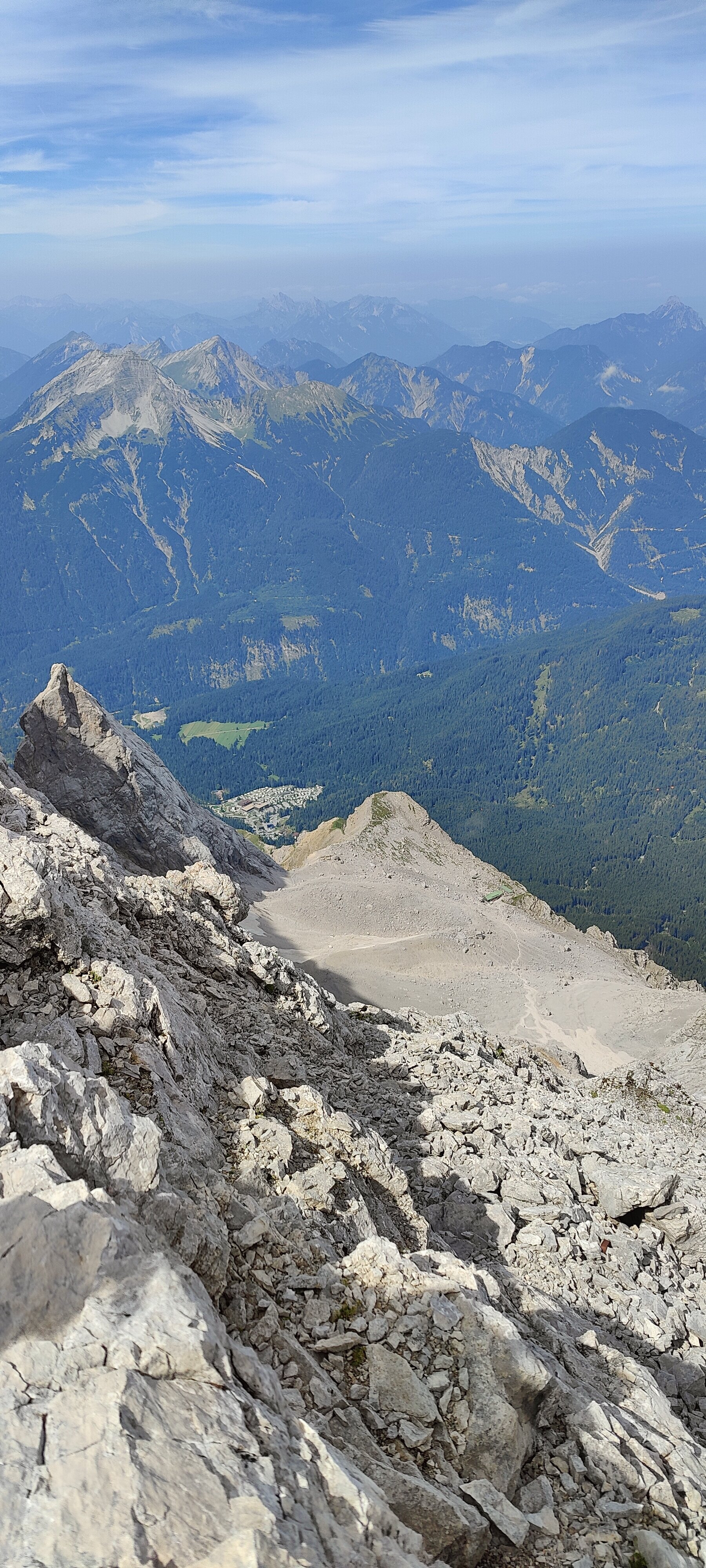 The final approach — the summit ridge of the Zugspitze