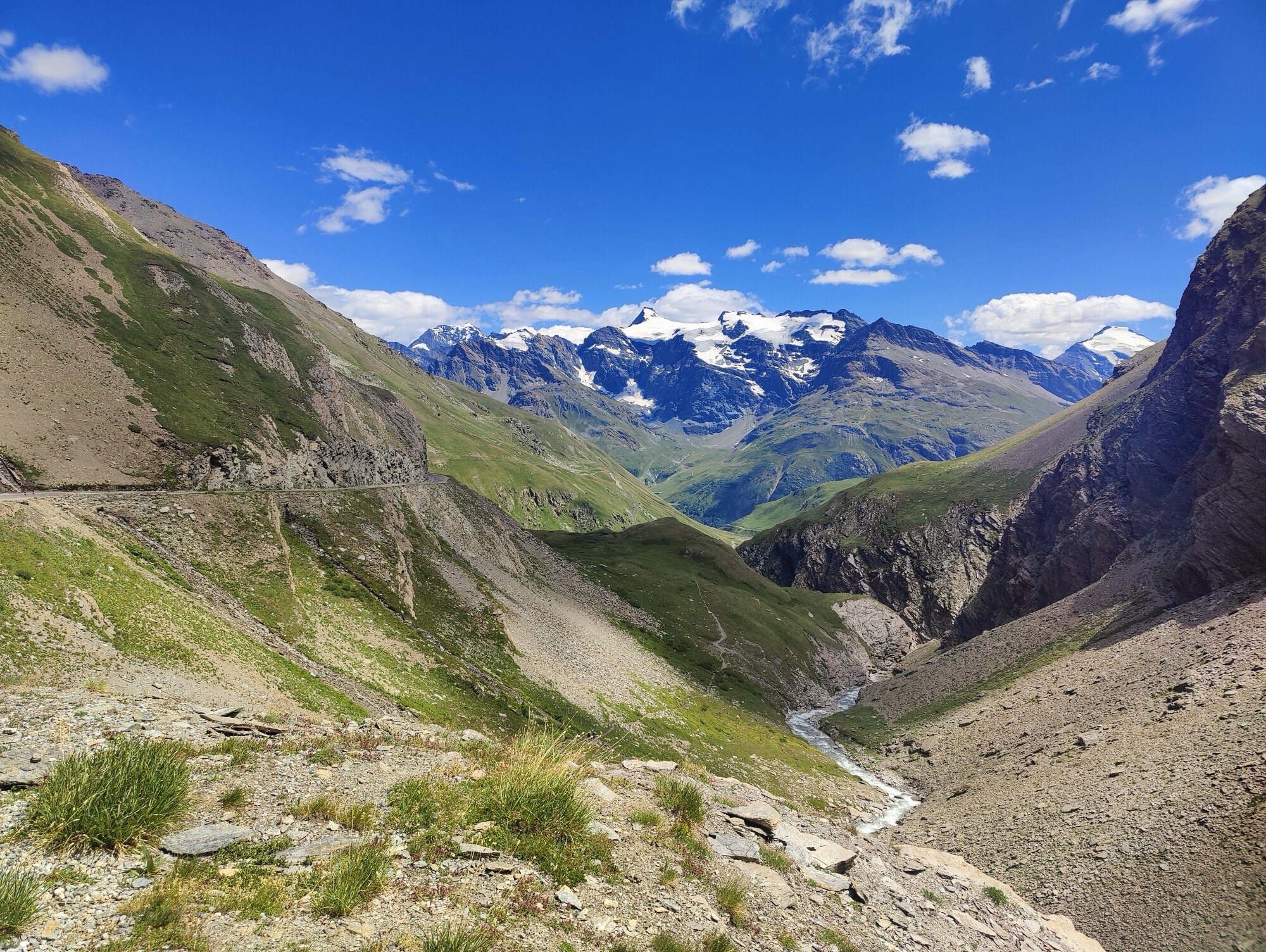 Sommets enneigés vus depuis le col de l'Iseran
